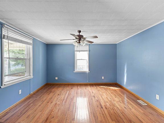 3rd image of 420 E Brockway Ave