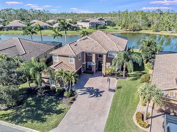 2nd image of 20952 Torre Del Lago ST