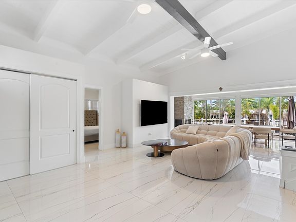 4th image of 2518 Key Largo Lane