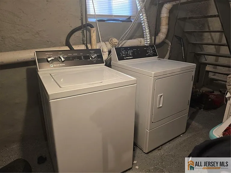23 Maple St — Photo 12