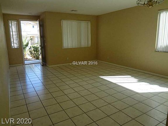 4th image of 3049 Jacaranda Dr #0