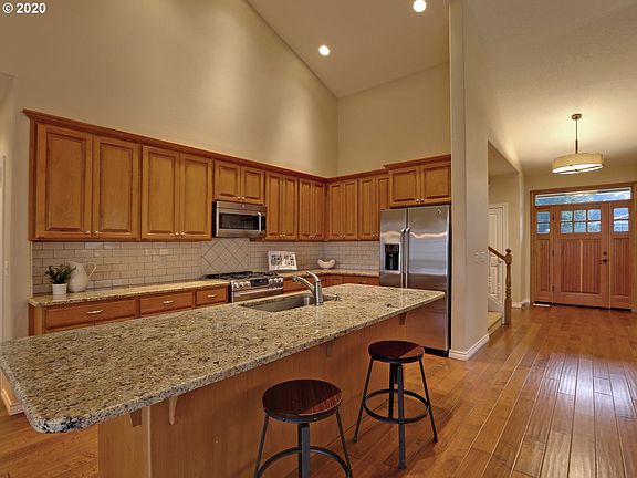 3rd image of 871 SE 59th Ave