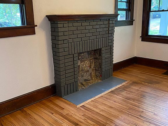 Non-working fireplace in living room