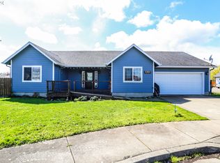 1066 Whitledge Pl, Harrisburg, OR 97446