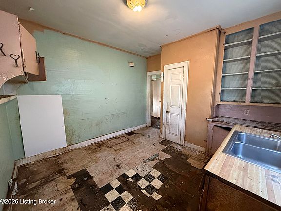 5th image of 1243 Arcade Ave