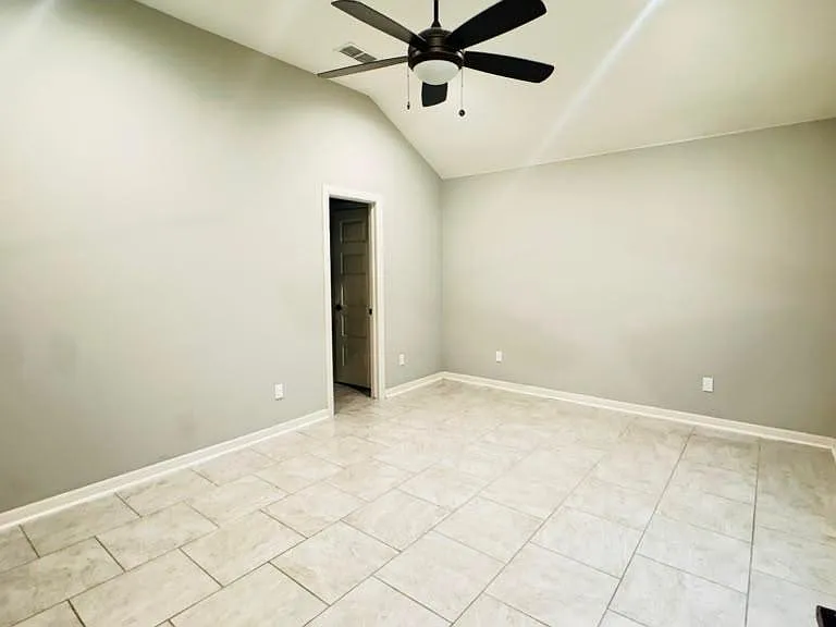 602 S Tecate Dr — Photo 5