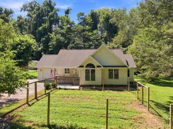 207 Staples St, Radford, VA 24141