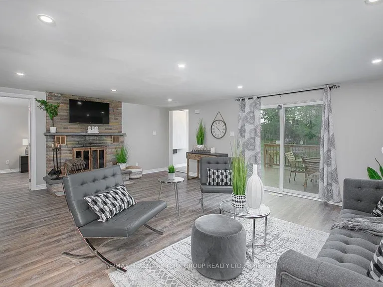 21 Lakeshore Rd — Photo 11