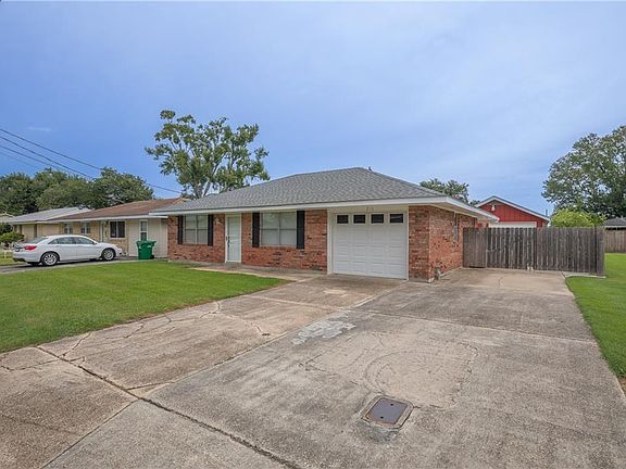 2nd image of 216 Camelia Ave