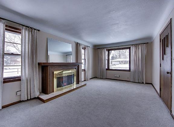 2nd image of 10646 Kell Ave S