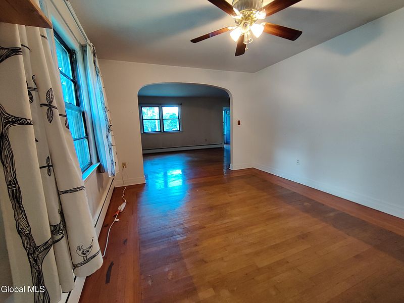 4th image of 605 S Perry Street