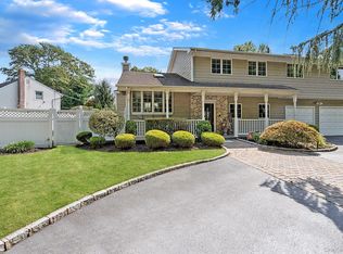 10 Basswood Place, Melville, NY 11747