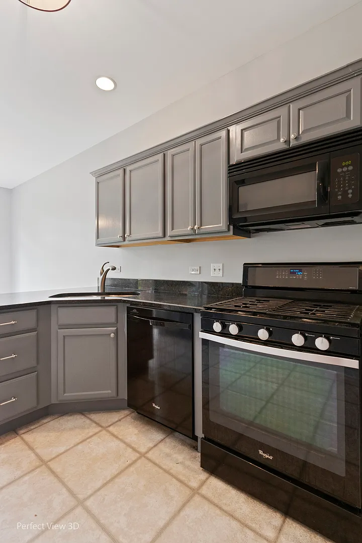 3 bed, 1750 sqft, $2,850 — Photo 4