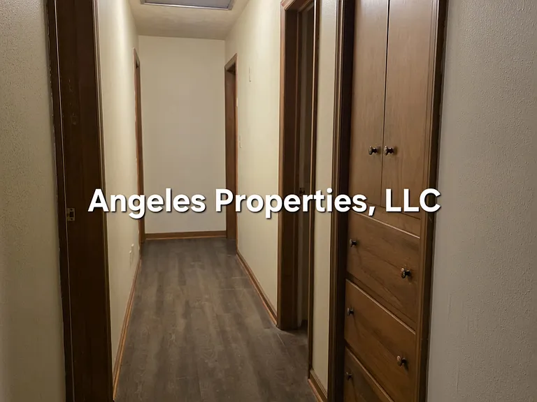 1318 E Downing St — Photo 11