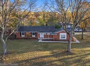 31815 Nottingwood St, Farmington Hills, MI