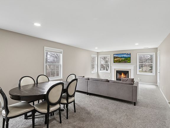 4th image of 544 Bradbury Ln #544