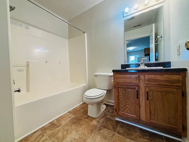 205 Freestone Dr NE — Photo 6