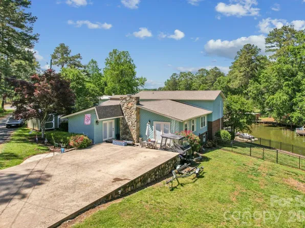 49571 Blackberry Rd, Norwood, NC 28128