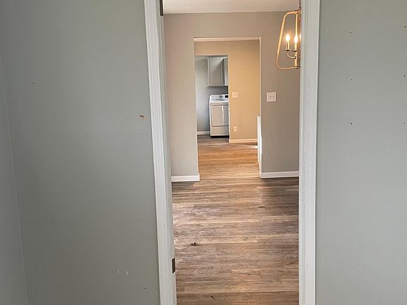 3rd image of 4097 Beechwood Dr