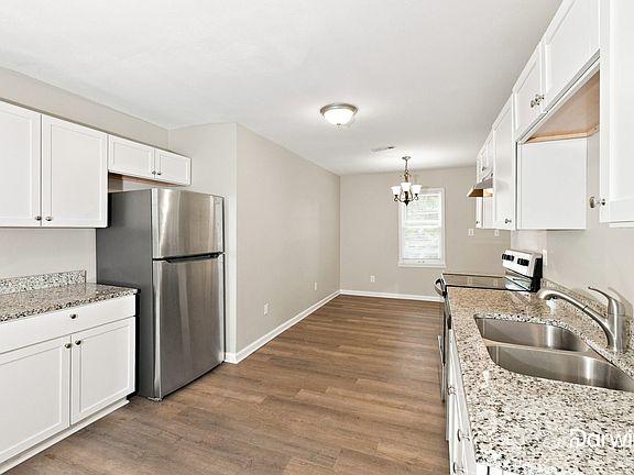 2nd image of 400 E 165th St