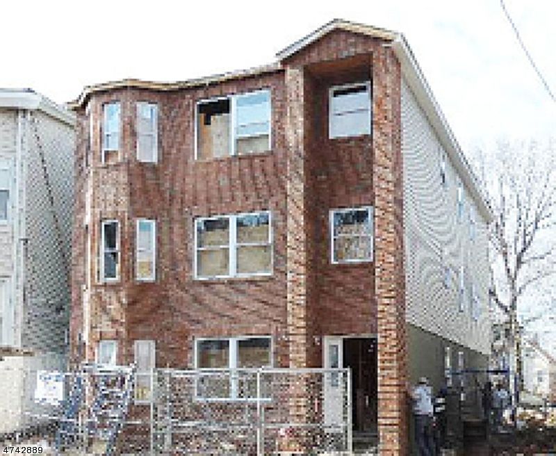 1st image of 54-56 N 9th St #54