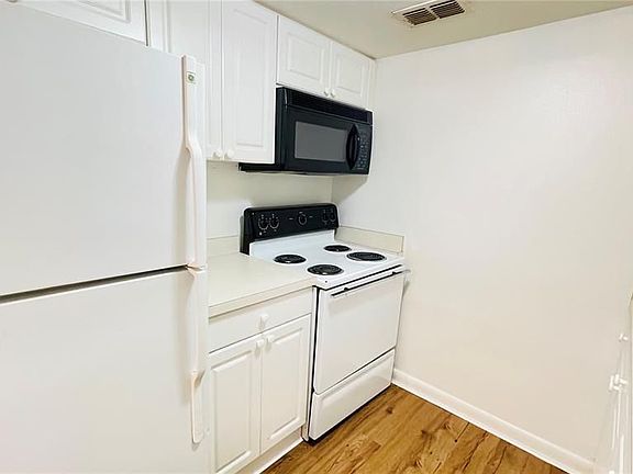 4th image of 321 Oak Rose Ln APT 109