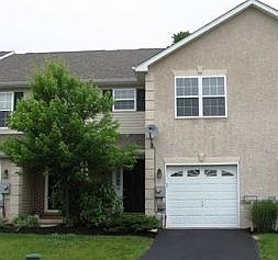 Welcome to 129 Fairway Dr!!