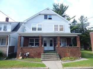 1090 N Vine St, Hazle Township, PA 18202