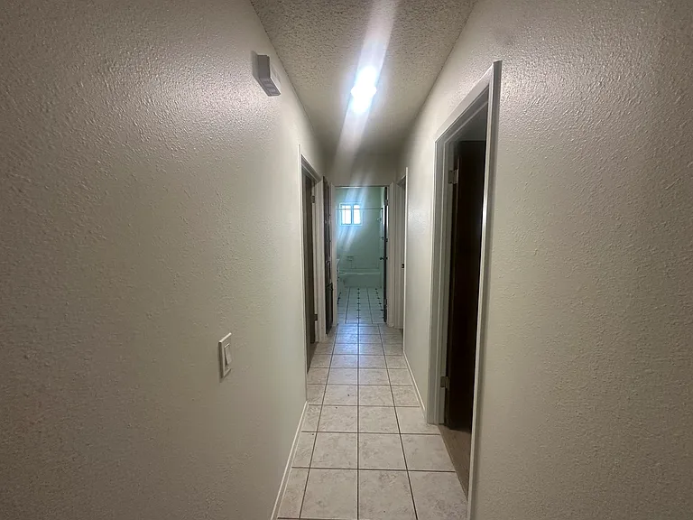 2502 La Rochelle Dr — Photo 3