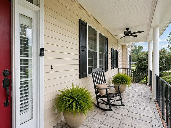 4th image of 1113 Scarlet Oak Drive
