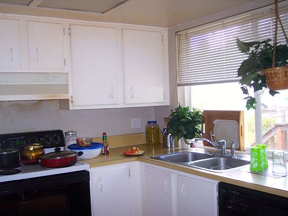 4th image of 11242 SE 321st Pl