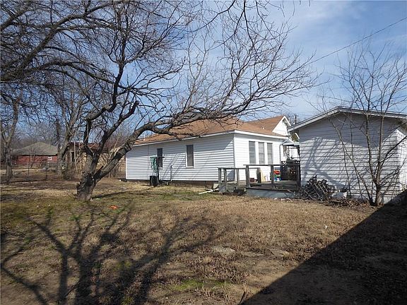 4th image of 3309 Earle Dr