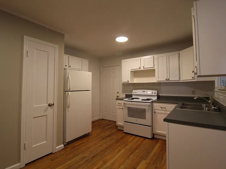 5314 Linden St — Photo 7