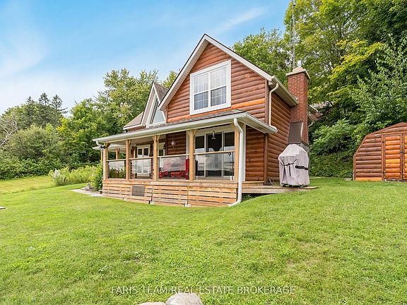4th image of 375 Champlain Rd