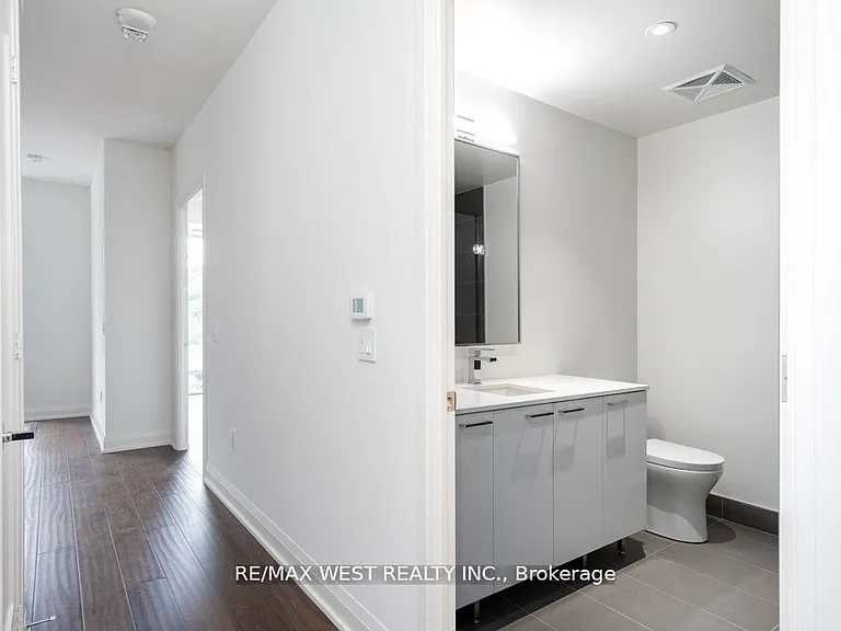 293 The Kingsway #307 — Photo 5