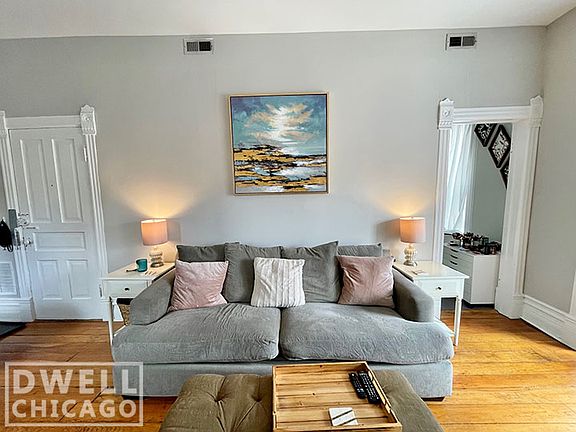 3rd image of 1100 N Wolcott Ave #2