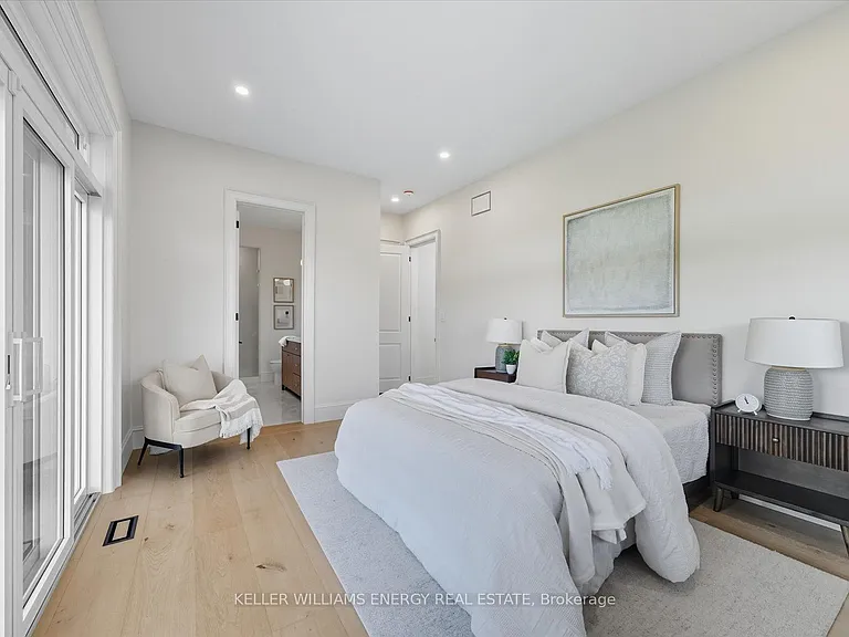 631 Mill St S — Photo 12