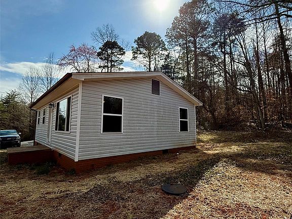 3rd image of 3437 Wilkesboro Hwy