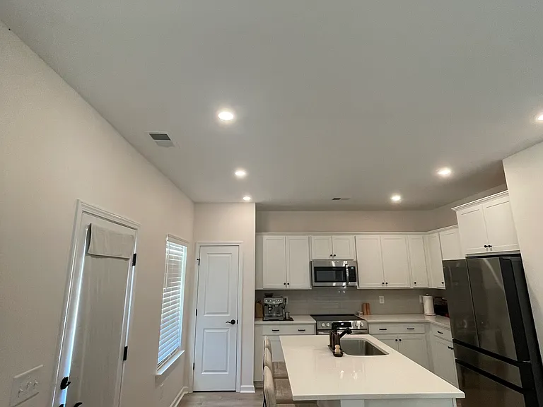 704 Samuel Dr — Photo 22