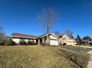 1098 Pheasant Ridge Dr, Lake Zurich, IL 60047