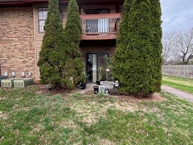 122 Fairway Ave #124 — Photo 6