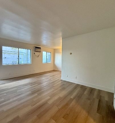 5th image of 3330 Chapman St #11