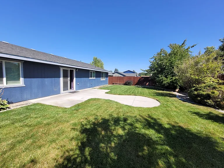 1617 Dynasty Dr — Photo 2