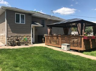 213 Rosedale Ave, Savanna, IL 61074