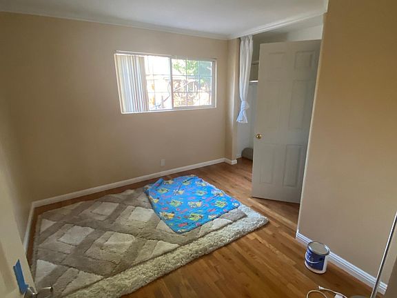 3rd image of 970 Hobie Ln