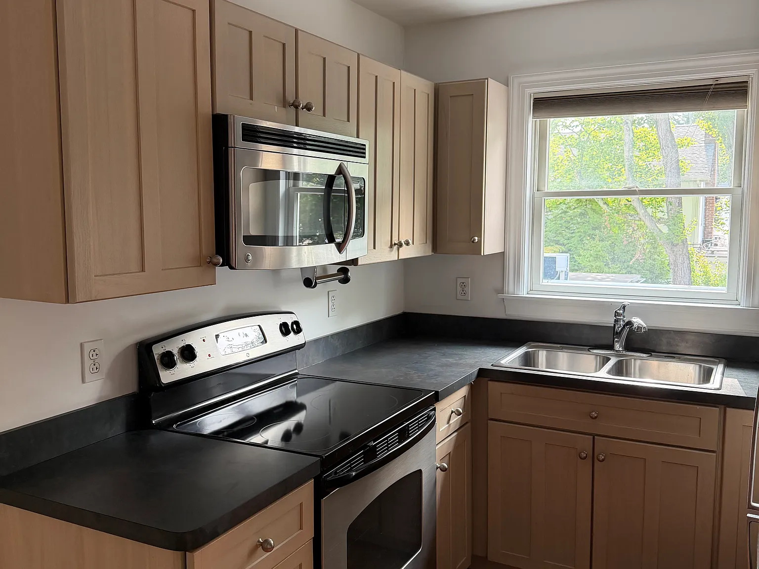 1 bed, $2,450 — Photo 2