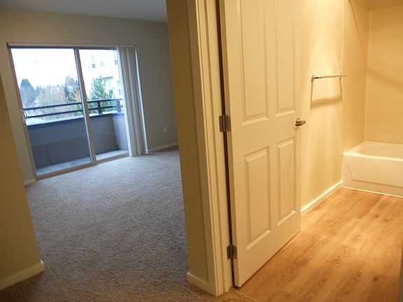 Master bedroom w/ attached bathroom