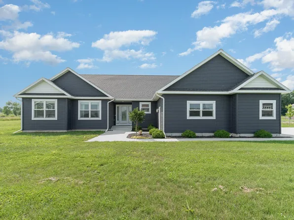 1501 White Pine Trl, Mount Pleasant, MI 48858