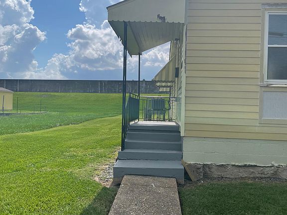 3rd image of 6056 Warrington Dr
