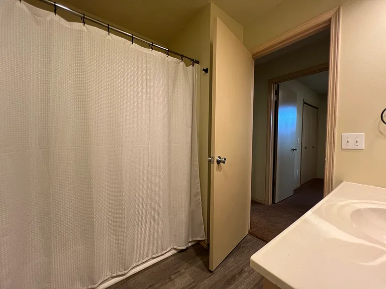 1538 S Saint Marys Ave — Photo 19